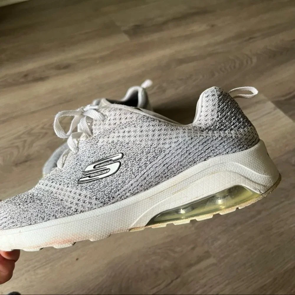 Skechers Women’s Skech Air Extreme Running Sneakers in Grey and White Size 9.5